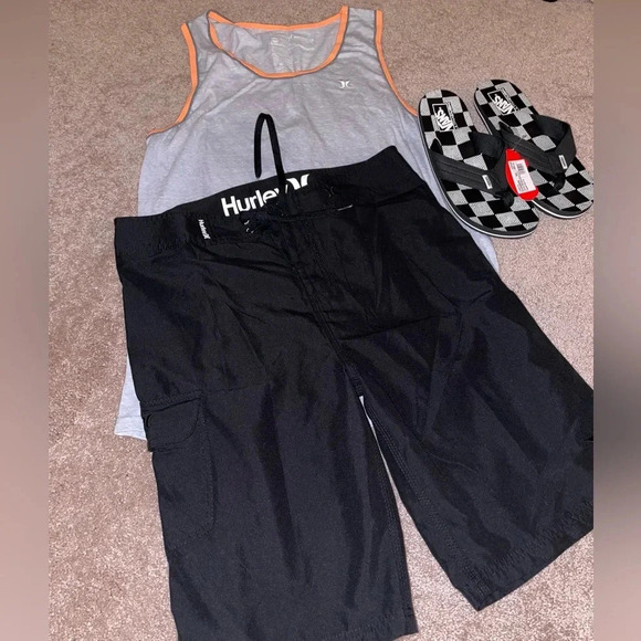 HURLEY ONE AND ONLY BLACK BOARDSHORTS WITH CARGO POCKETS SIZE 30 - Picture 1 of 13